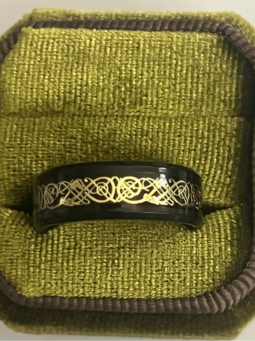 Men’s Titanium Steel Black/Gold Celtic Design Polished Finish 8mm Band Size 11